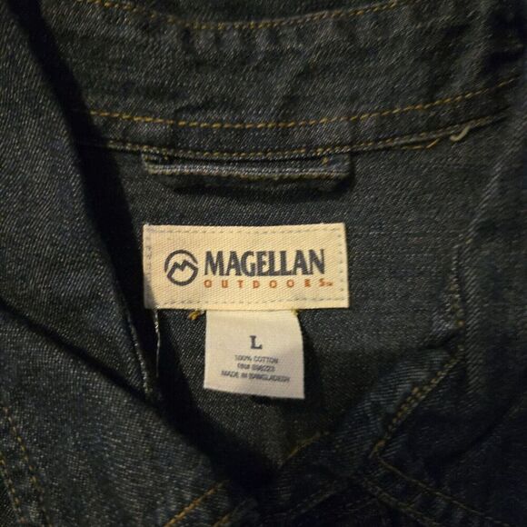 Magellan NWT Large Blue Button Down Shirt Long Sleeve Work Wear Neutral - Picture 3 of 6